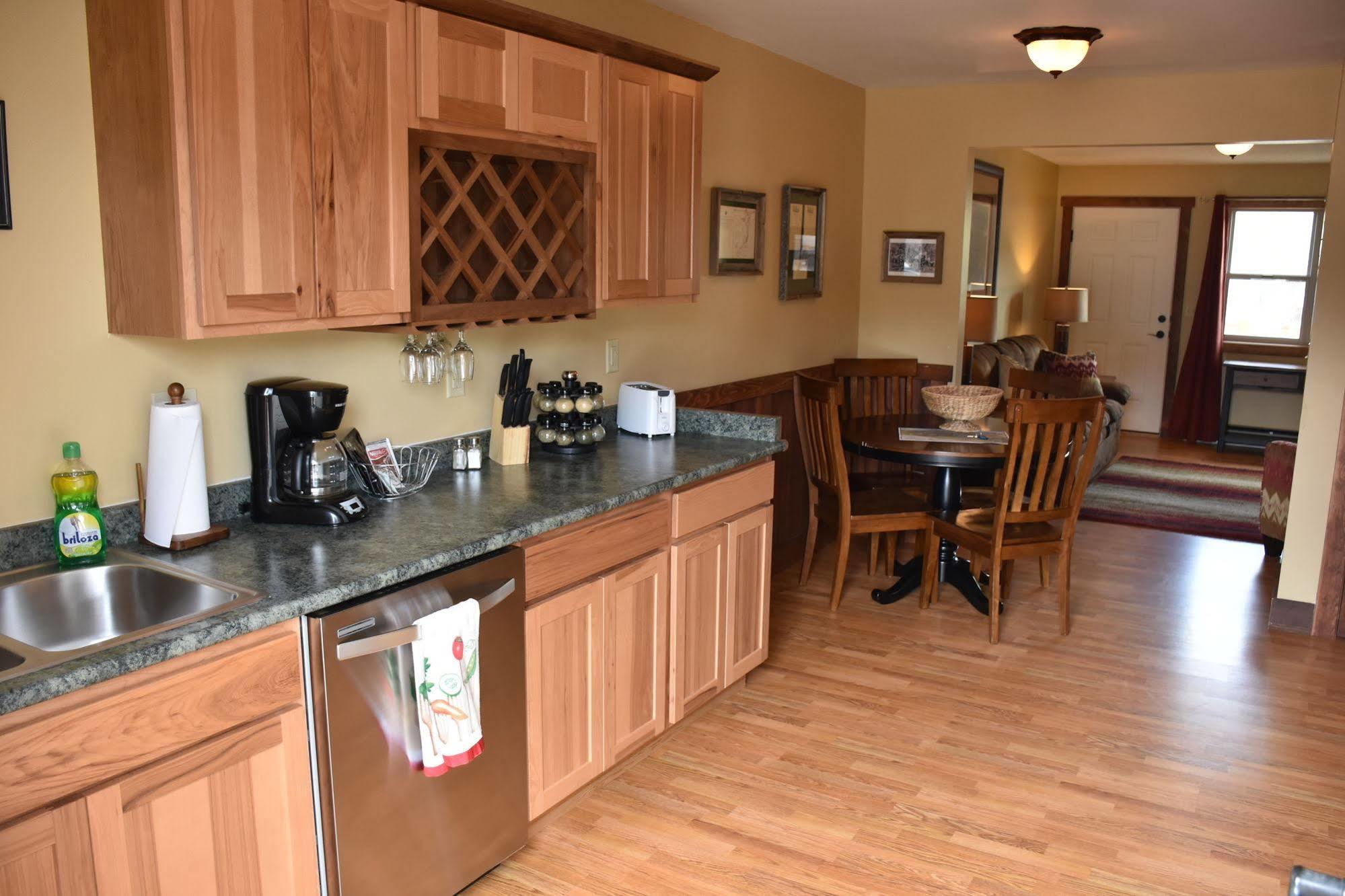 Yellowstone Condos & Suites Гардинер Экстерьер фото